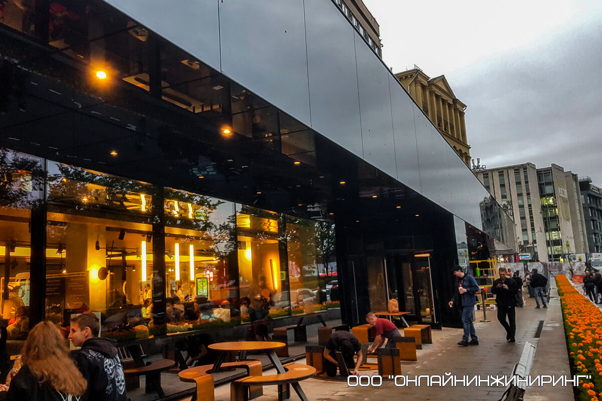 Фасад Макдональдса на Пушкинской